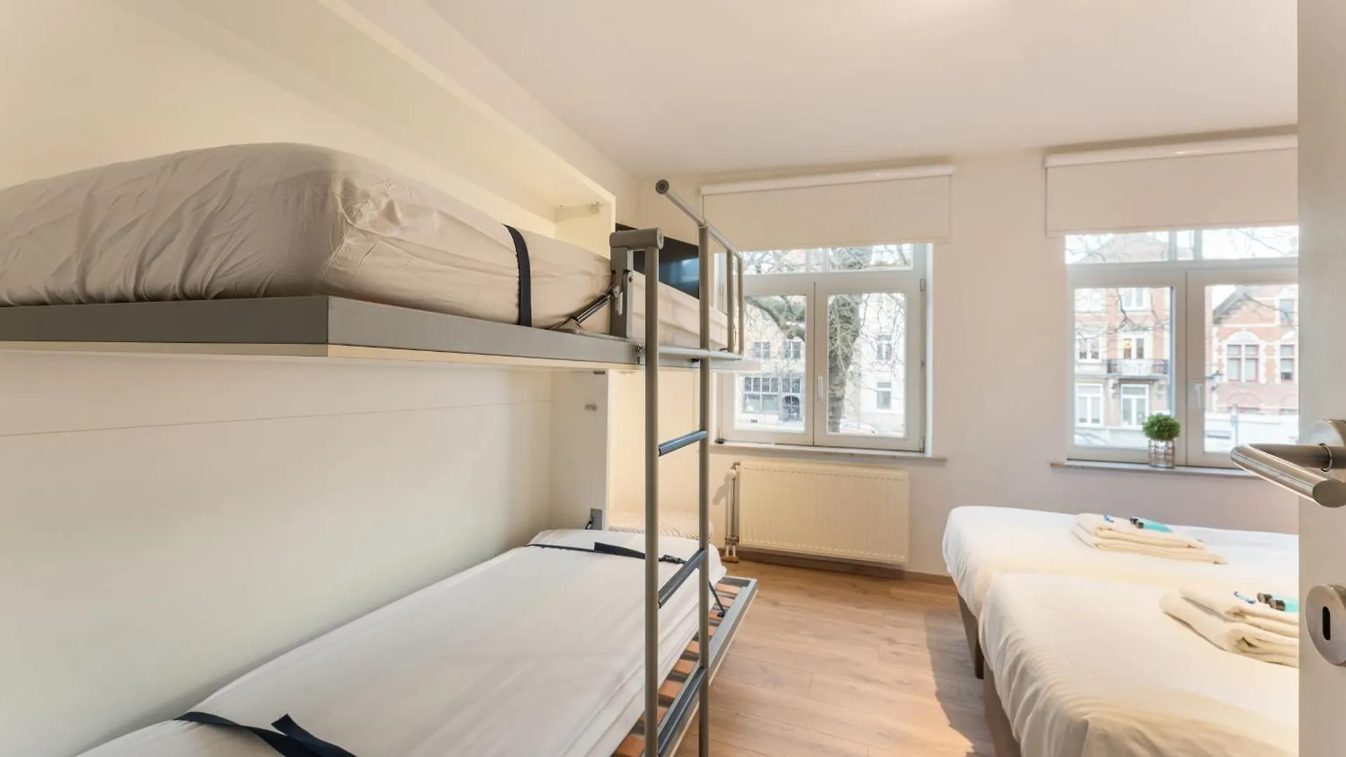 Brugse Charme Huis Met Tuin Aan Het Water 8P Брюгге Дом отдыха