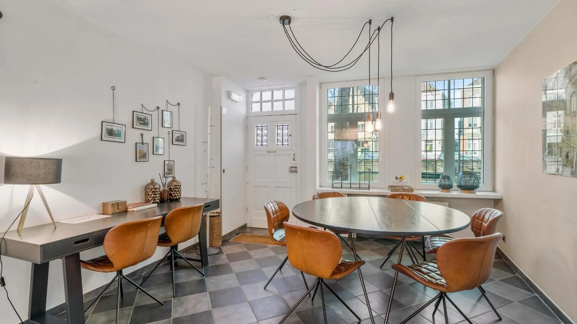 Дом отдыха Brugse Charme Huis Met Tuin Aan Het Water 8P Брюгге